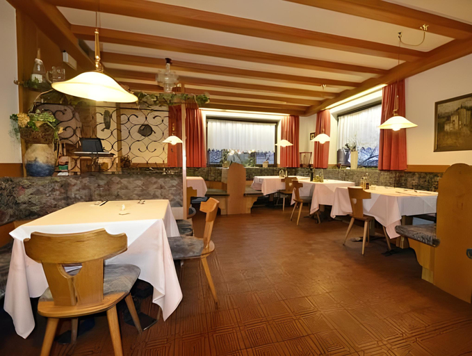 Food & Drinks 4, B&B Transit Rooms - Your Stopover, Free Parking, Bolzano