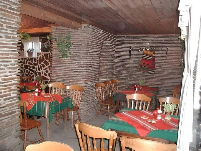 Food & Drinks 3, Vezyuva House, Bansko