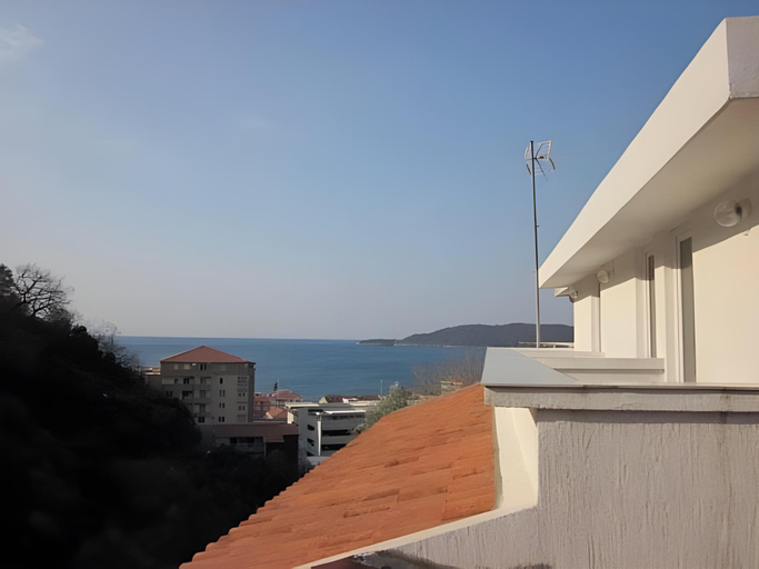 Others 3, Apartments Harmonija