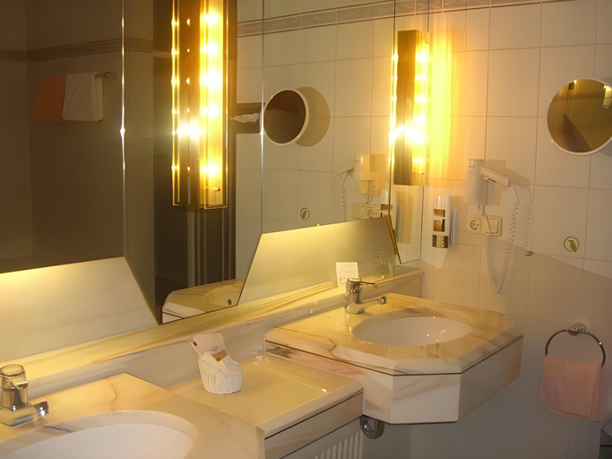 Bathroom, Der Eisvogel - Wellness- & Genusshotel, Kelheim