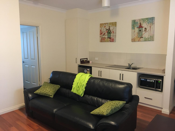 Others 5, Hahndorf Oak Tree Cottages, Adelaide
