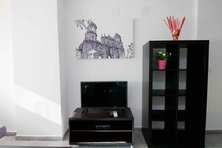 Others 5, Estudio centrico metros de la playa con aire by Lightbooking, Cádiz