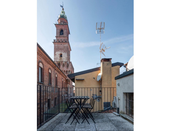 Bea Ducale, Pavia