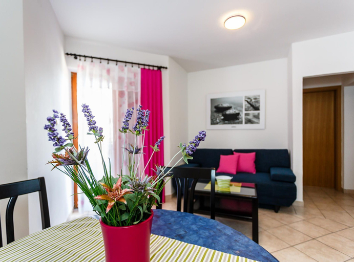 Others 5, Comfortable and Sunny Krk Apartment, Krk