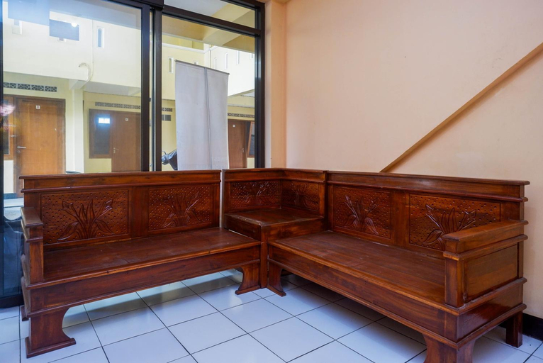 Public Area, RedDoorz Syariah near GOR Satria 4, Banyumas