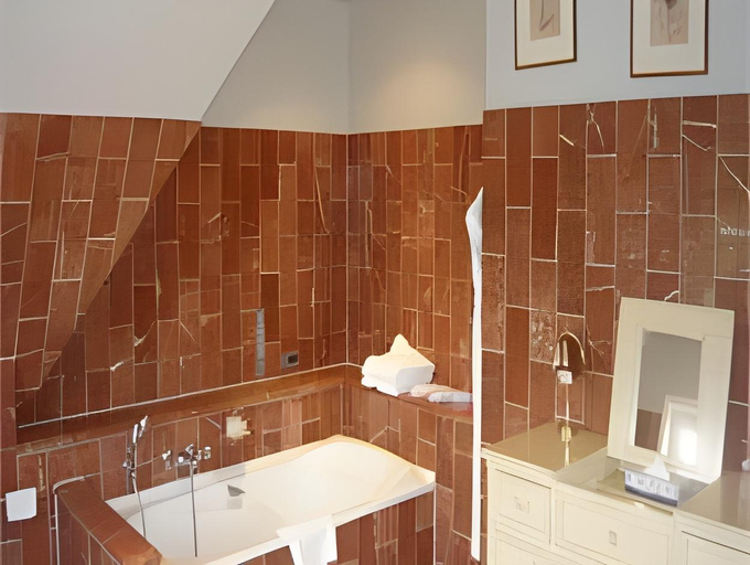 Bathroom 3, La Chaumiere, Calvados