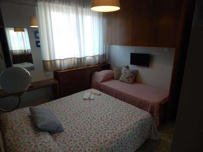 Bedroom 3, Hotel Ristorante La Terrazza, Lucca
