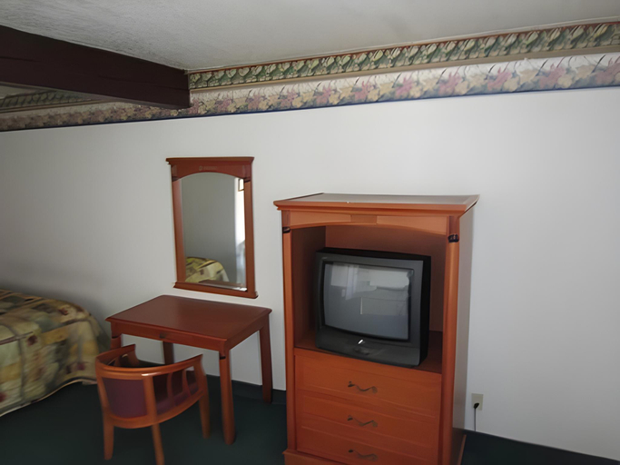 Bedroom 2, Manhattan Inn & Suites - LAX, Los Angeles