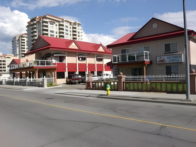 Exterior view 3, SlumberLodge Hotel, Okanagan-Similkameen