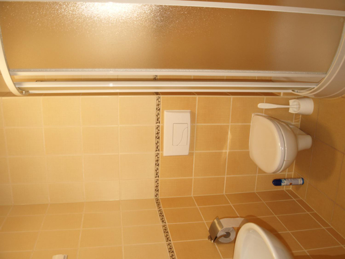 Bathroom 2, Pokoje Goscinne WSAP, Ostrołęka City