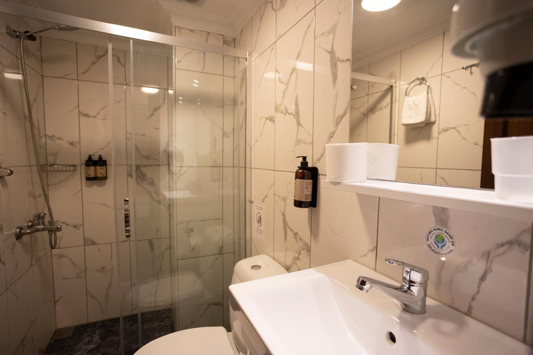Bathroom 3, Tashkonak Studio Suites, Fatih