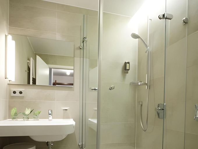 Bathroom 3, Waldhorn, Böblingen