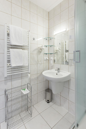 Bathroom 4, HOTEL LABEDY i Hostel Labedy, Gliwice