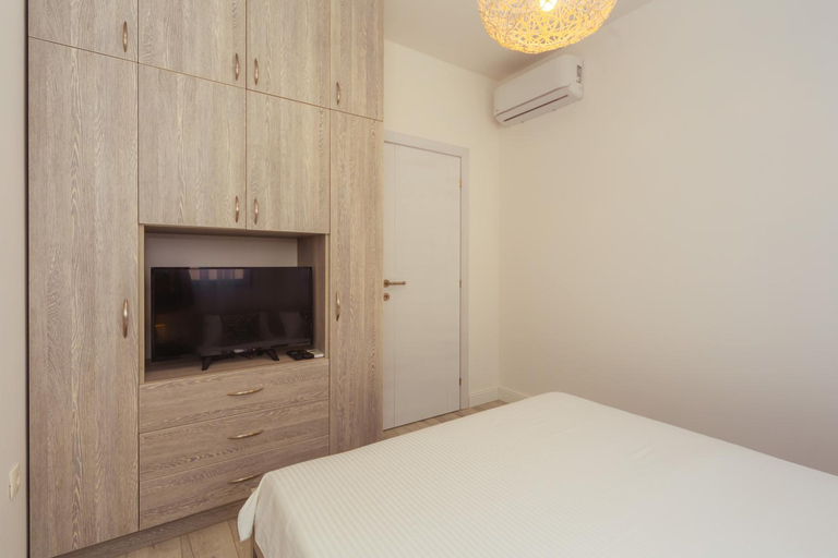 Others 5, Apartments Monte Re
