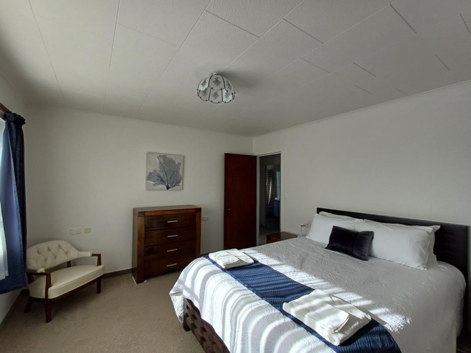 Bedroom 2, Golden Bay Motel, Tasman