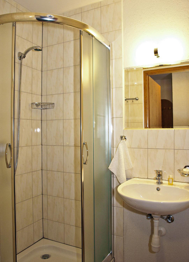 Bathroom 5, Noclegi Helvet, Bieszczady
