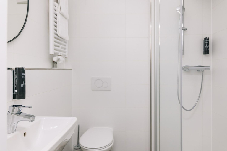 Bathroom 13