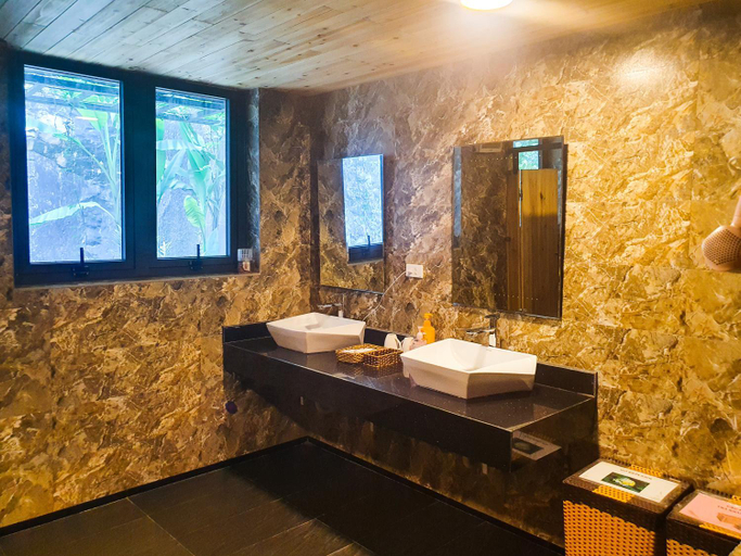 Bathroom 3, Phu Giang Van Homestay Sapa, Sa Pa