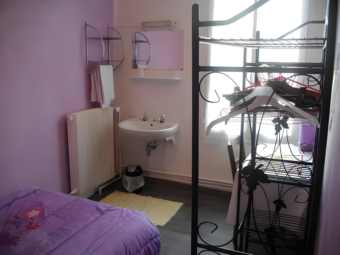 Bedroom 3, Le Parisien, Charente-Maritime