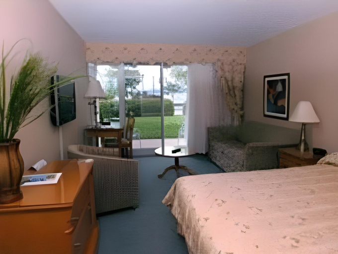 Others 3, Hotel Verso, Memphrémagog