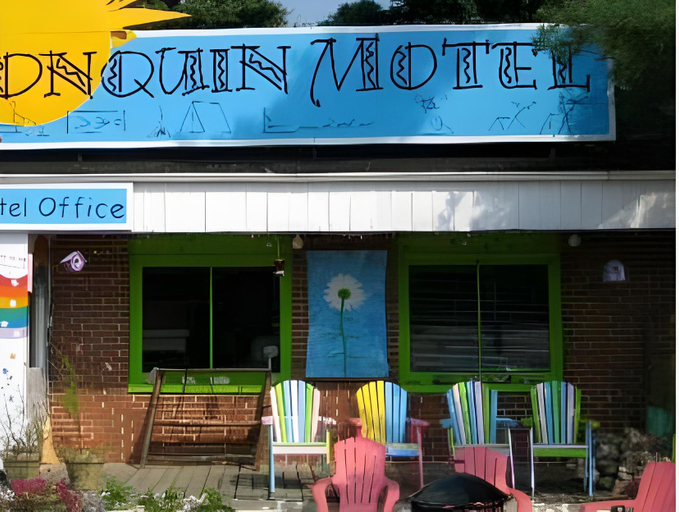 Exterior view 3, Algonquin Motel, Parry Sound