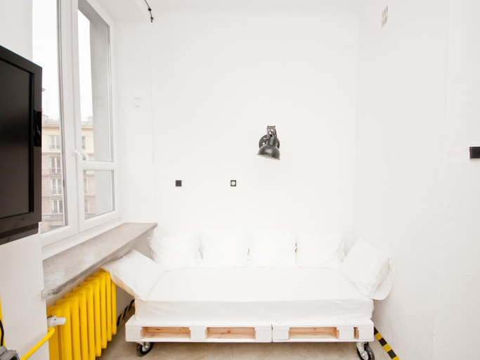 Others 5, Loft Lot Pszczoly, Warsaw