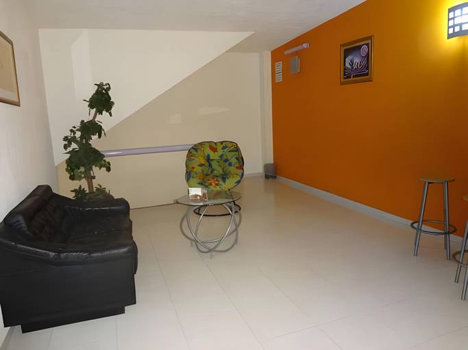 Others 4, Hotel Rivoli, León
