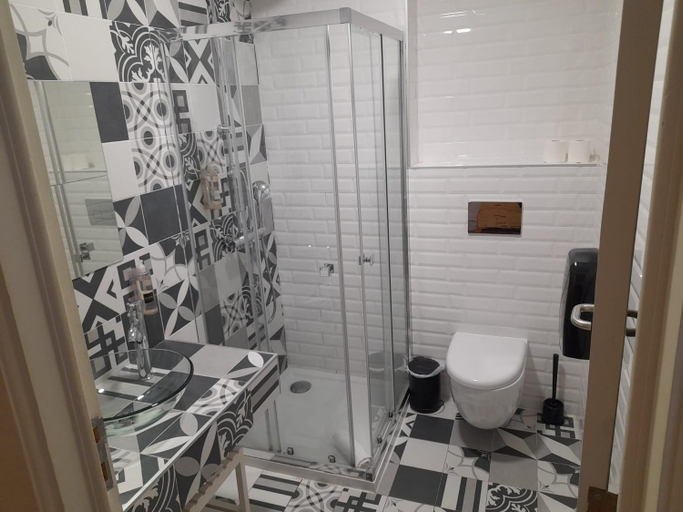 Bathroom 4, Penedo da Saudade Suites & Hostel, Coimbra