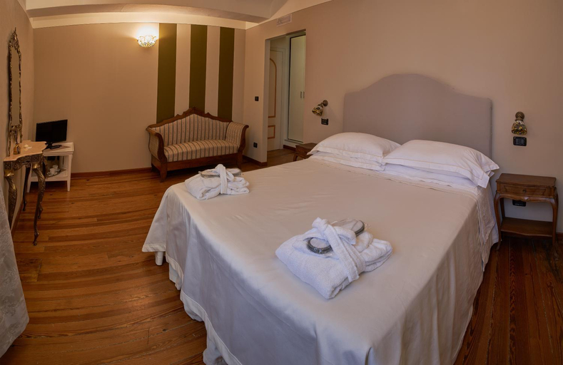 Bedroom 12
