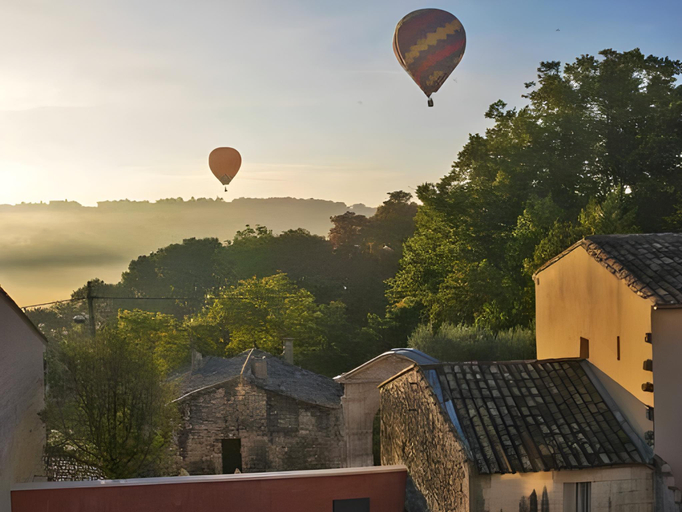 Others 5, La Maison Rouge d'Uzes, Gard