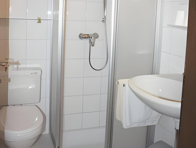 Bathroom 2, Guesthouse Johanna, Kitzbühel