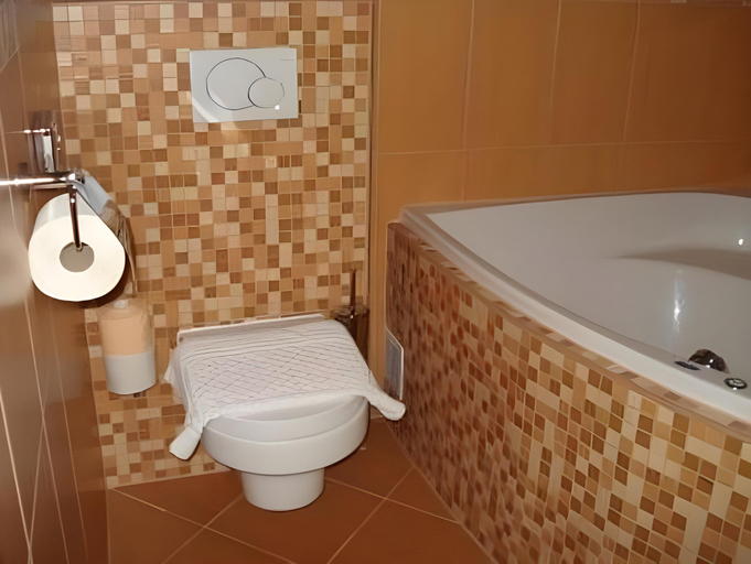 Bathroom 3, Restaurace a penzion Kamenec, Opava