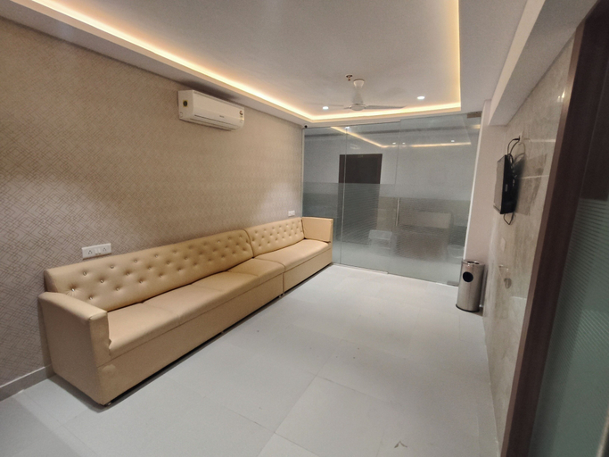 Others 5, Hotel Morya Residency Parel, Mumbai City