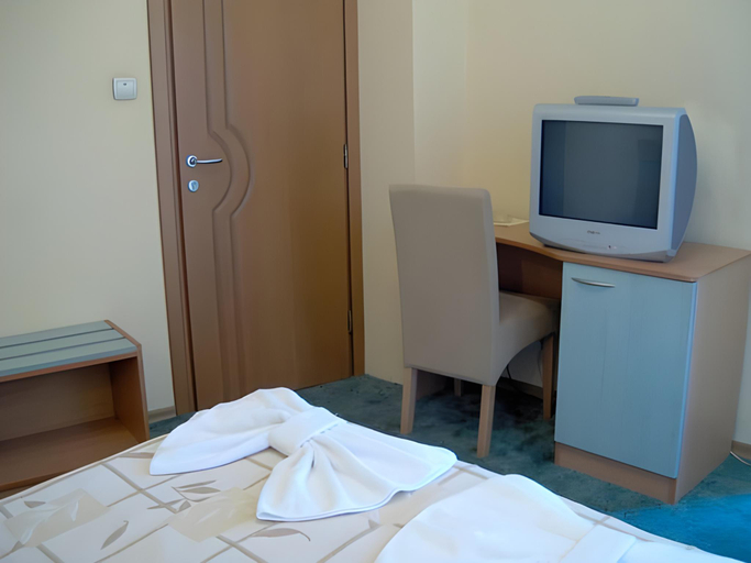 Bedroom 2, ALPHA family HOTEL, Blagoevgrad