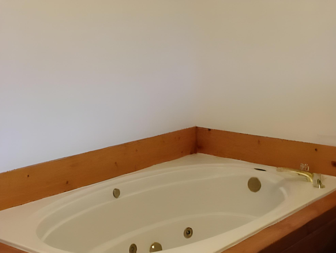 Bathroom 2, Angler's Lodge, Fremont