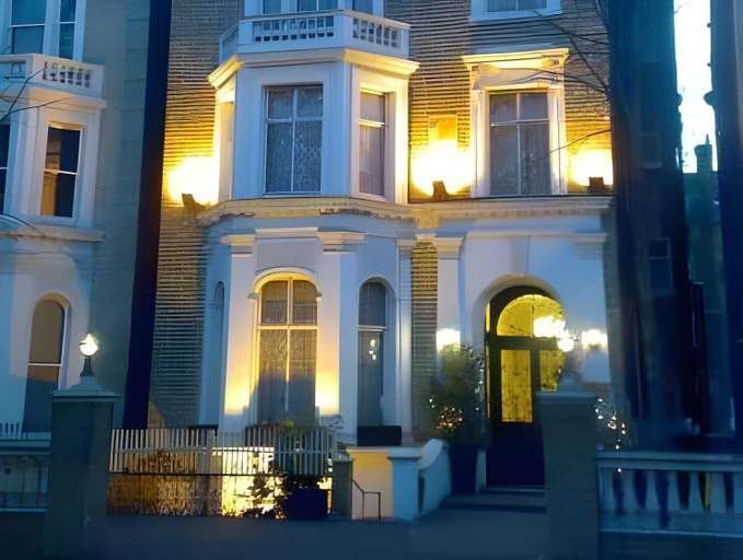 Others 5, Chelsea House , London