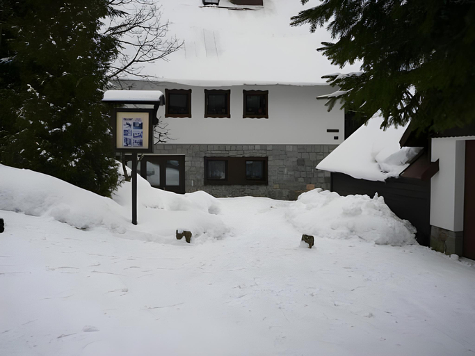 Others 3, Penzion Hana, Trutnov