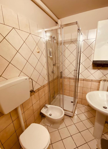 Bathroom 19