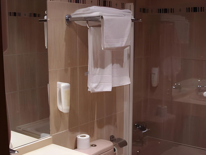 Bathroom 2, Hostal Azul, Madrid