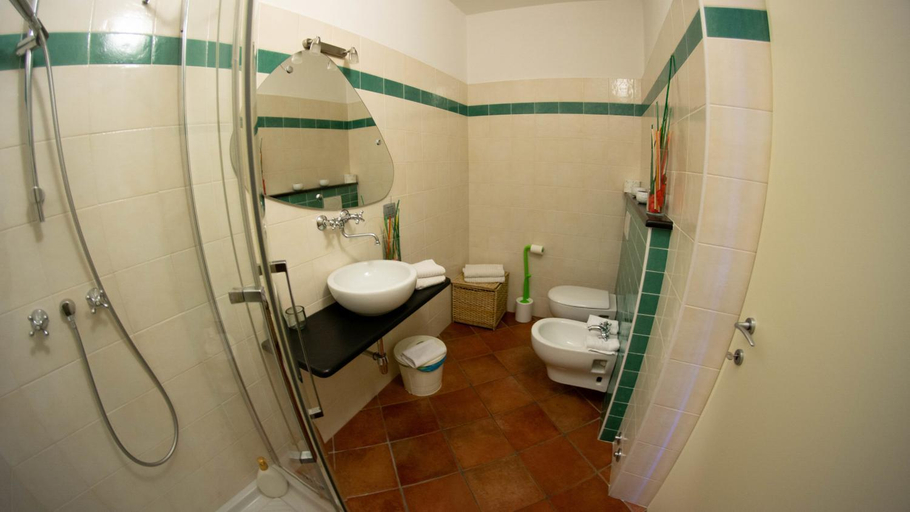 Others 4, Rooms and Breakfast da Carla, Genova