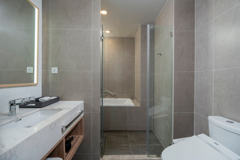 Bathroom 22