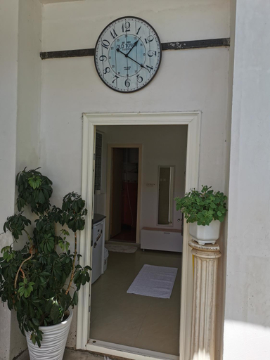 Others 4, Apartment Ain Naum