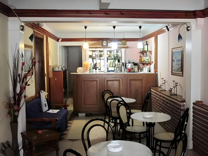Food & Drinks 5, Mavra Studios, Ionian Islands