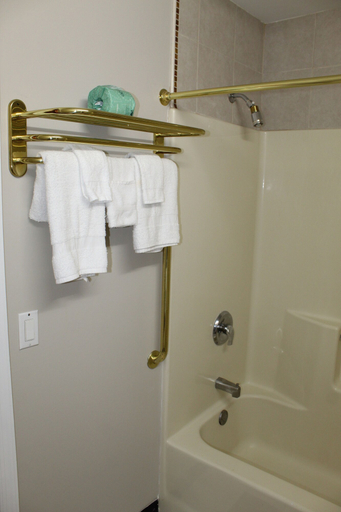 Bathroom 4, Liberty Inn Absecon Atlantic City, Atlantic