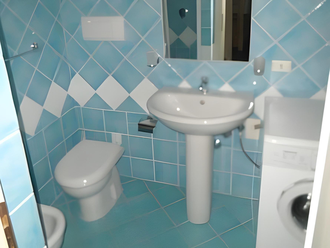 Bathroom 2, Appartamenti Marineledda Golfo di Marinella, Olbia-Tempio