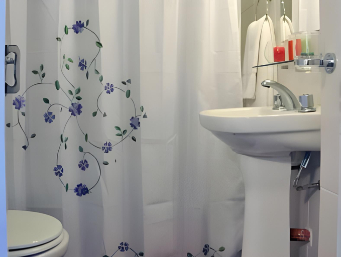 Bathroom 4, Hotel Caribe, General Pueyrredón