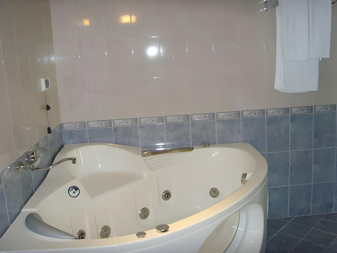 Bathroom 5, Meridian Hotel Bolyarski, Veliko Tarnovo
