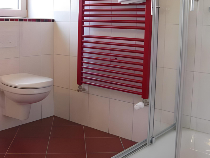 Bathroom 4, Hotel-Cafe "Schauinsland", Lippe