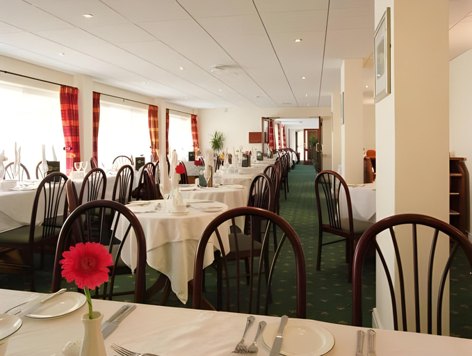 Food & Drinks, The Uplands Apartments