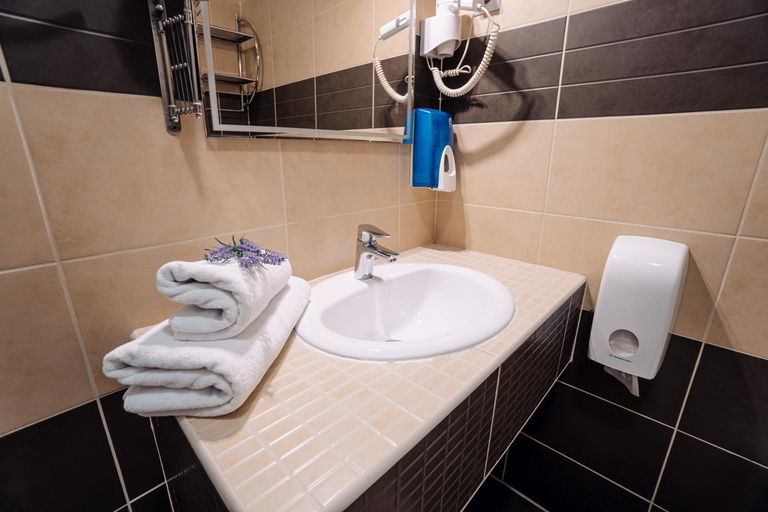 Bathroom 4